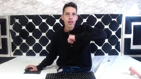 Thiago   online show from May 2026 01:55:02 AM