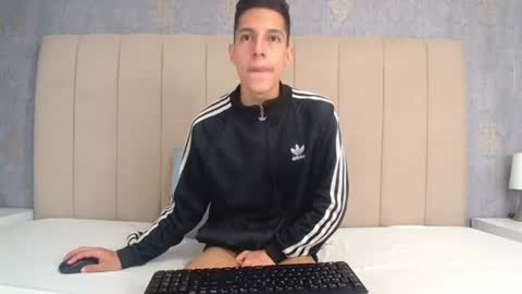 Snapshot of thiagos19 chatting on June 2026 12:58:01 PM Thiago online show from June 2026 12:58:01 PM