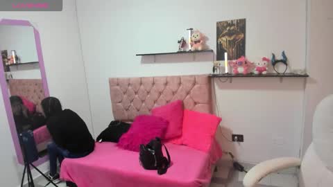 Snapshot of thianahorny chatting on October 2025 12:18:02 PM thianahorny online show from October 2025 12:18:02 PM