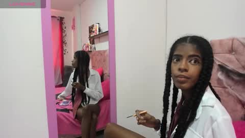 Snapshot of thianahorny chatting on October 2025 01:12:02 PM thianahorny online show from October 2025 01:12:02 PM