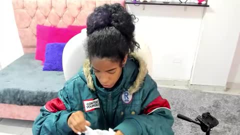 Snapshot of thianahorny chatting on December 2025 12:14:02 PM thianahorny online show from December 2025 12:14:02 PM