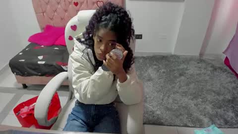 thianahornyy online show from February 2026 12:45:02 PM