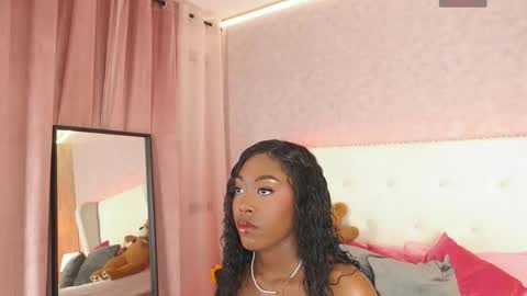 Snapshot of thianalopez chatting on October 2025 08:43:01 PM ThianaLopez online show from October 2025 08:43:01 PM