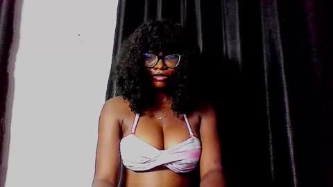 Snapshot of thick_ebonie chatting on October 2025 09:29:01 AM Jenny online show from October 2025 09:29:01 AM