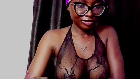 Snapshot of thick_ebonie chatting on October 2025 09:24:01 PM Jenny online show from October 2025 09:24:01 PM