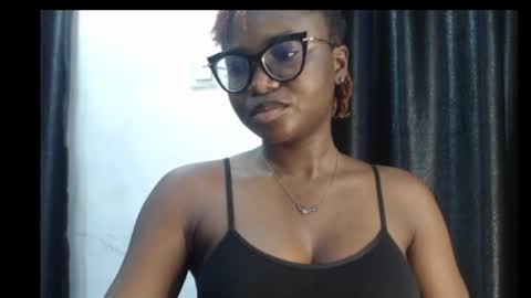 Snapshot of thick_ebonie chatting on November 2025 11:48:01 PM Jenny online show from November 2025 11:48:01 PM