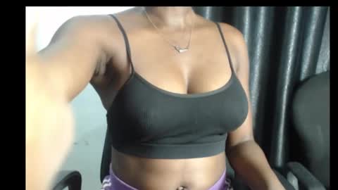 Snapshot of thick_ebonie chatting on November 2025 12:43:01 AM Jenny online show from November 2025 12:43:01 AM