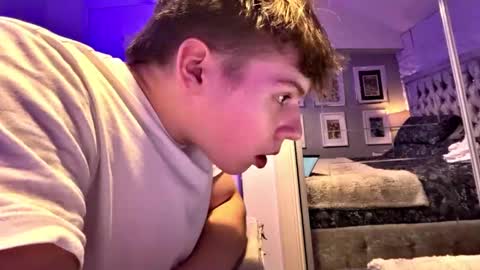 Snapshot of thickny0ung chatting on October 2025 05:01:01 PM thickny0ung online show from October 2025 05:01:01 PM