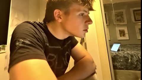 Snapshot of thickny0ung chatting on October 2025 03:02:02 PM thickny0ung online show from October 2025 03:02:02 PM