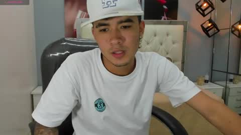 Snapshot of thiiago_collins chatting on May 2026 11:12:02 PM THIAGO COLLINS online show from May 2026 11:12:02 PM
