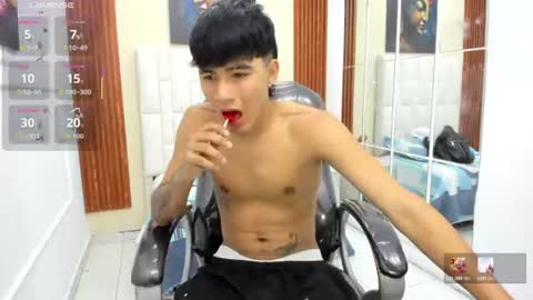 Snapshot of thiiago_collins chatting on June 2026 10:12:01 PM THIAGO COLLINS online show from June 2026 10:12:01 PM