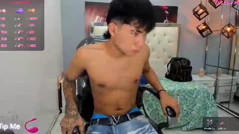 Snapshot of thiiago_collins chatting on June 2026 10:45:02 PM THIAGO COLLINS online show from June 2026 10:45:02 PM