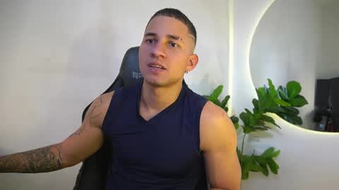 Snapshot of thin_tommy11 chatting on May 2026 08:58:01 PM thin_tommy11 online show from May 2026 08:58:01 PM