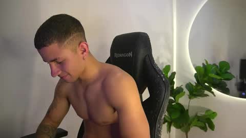 Snapshot of thin_tommy11 chatting on May 2026 12:16:02 AM thin_tommy11 online show from May 2026 12:16:02 AM