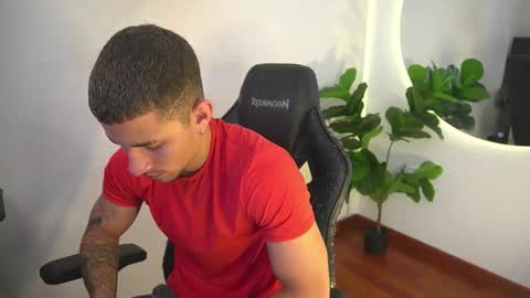 Snapshot of thin_tommy11 chatting on May 2026 08:38:02 PM thin_tommy11 online show from May 2026 08:38:02 PM