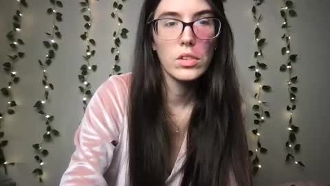 Snapshot of thistlefernsby chatting on November 2025 03:39:02 AM thistlefernsby online show from November 2025 03:39:02 AM