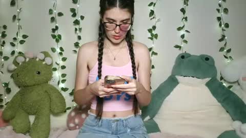 thistlefernsby online show from June 2026 01:08:01 AM