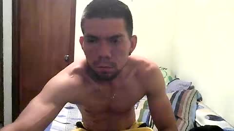Snapshot of thomas2wood chatting on April 2026 03:11:01 AM Thomas2Wood online show from April 2026 03:11:01 AM