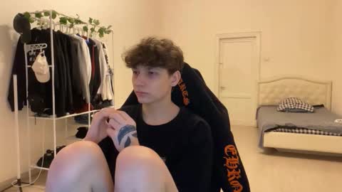 Thomas Hill online show from November 2025 08:05:01 PM