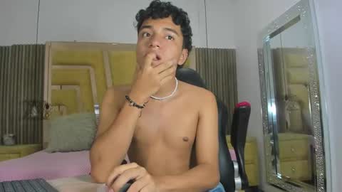 Snapshot of thomas_brackk chatting on January 2025 11:03:02 PM Thomas Brackk online show from January 2025 11:03:02 PM