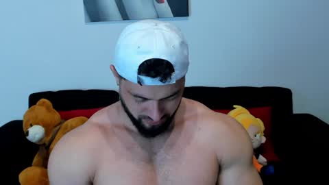 Snapshot of thomas_brandon chatting on January 2025 01:32:01 AM Thomas Brandon online show from January 2025 01:32:01 AM