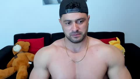 Snapshot of thomas_brandon chatting on February 2025 07:05:01 AM Thomas Brandon online show from February 2025 07:05:01 AM