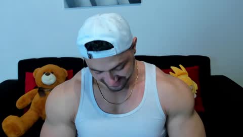 Snapshot of thomas_brandon chatting on February 2025 02:06:02 AM Thomas Brandon online show from February 2025 02:06:02 AM