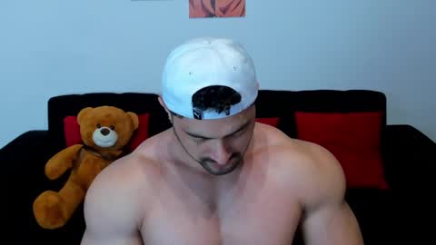 Snapshot of thomas_brandon chatting on March 2025 05:09:01 AM Thomas Brandon online show from March 2025 05:09:01 AM