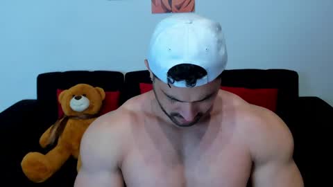 Snapshot of thomas_brandon chatting on March 2025 05:31:02 AM Thomas Brandon online show from March 2025 05:31:02 AM