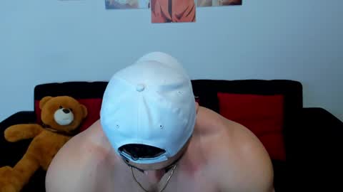 Snapshot of thomas_brandon chatting on March 2025 04:17:02 AM Thomas Brandon online show from March 2025 04:17:02 AM