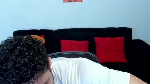 Snapshot of thomas_brandon chatting on March 2025 02:29:01 AM Thomas Brandon online show from March 2025 02:29:01 AM