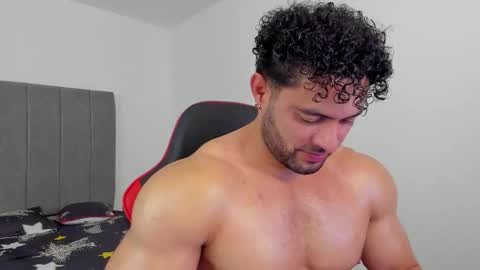 Snapshot of thomas_brandon chatting on September 2025 06:15:02 AM Thomas Brandon online show from September 2025 06:15:02 AM