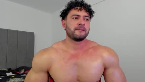 Snapshot of thomas_brandon chatting on September 2025 04:25:02 AM Thomas Brandon online show from September 2025 04:25:02 AM