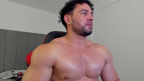 Snapshot of thomas_brandon chatting on September 2025 04:26:01 AM Thomas Brandon online show from September 2025 04:26:01 AM