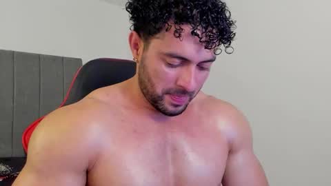 Snapshot of thomas_brandon chatting on September 2025 04:49:02 AM Thomas Brandon online show from September 2025 04:49:02 AM