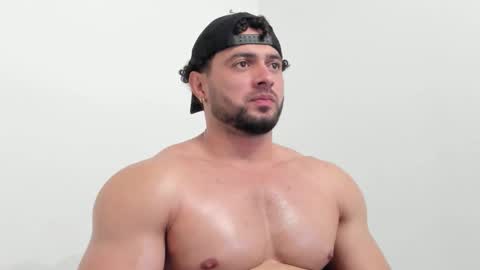 Snapshot of thomas_brandon chatting on October 2025 08:02:02 AM Thomas Brandon online show from October 2025 08:02:02 AM