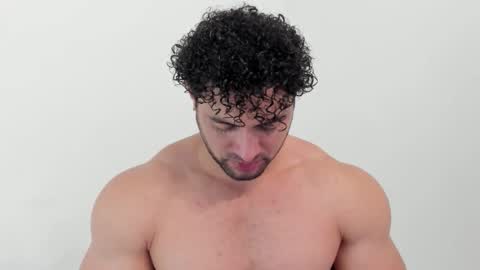 Snapshot of thomas_brandon chatting on October 2025 12:34:01 AM Thomas Brandon online show from October 2025 12:34:01 AM