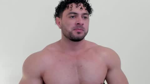 Snapshot of thomas_brandon chatting on November 2025 04:55:02 AM Thomas Brandon online show from November 2025 04:55:02 AM