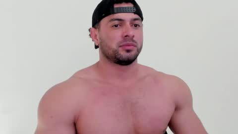 Snapshot of thomas_brandon chatting on November 2025 02:53:02 AM Thomas Brandon online show from November 2025 02:53:02 AM