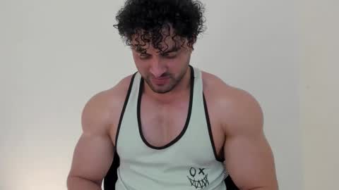 Snapshot of thomas_brandon chatting on November 2025 04:23:02 AM Thomas Brandon online show from November 2025 04:23:02 AM