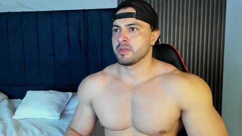 Snapshot of thomas_brandon chatting on December 2025 06:12:02 AM Thomas Brandon online show from December 2025 06:12:02 AM