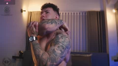 Thomas Falcon online show from November 2025 01:19:02 AM