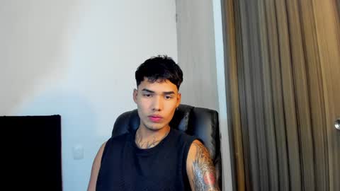Snapshot of thomas_latin_boy chatting on February 2025 04:56:02 AM Thomas online show from February 2025 04:56:02 AM