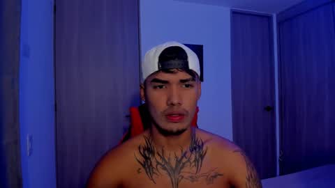 Snapshot of thomas_latin_boy chatting on September 2025 06:29:02 PM Thomas online show from September 2025 06:29:02 PM