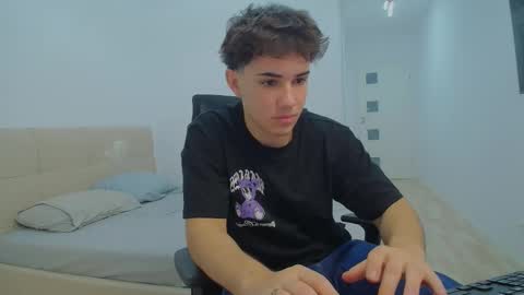 Snapshot of thomas_lawrence chatting on December 2024 02:04:01 AM Thomas Lawrence online show from December 2024 02:04:01 AM