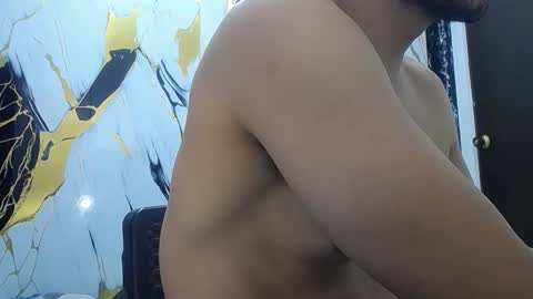 Thomas online show from December 2025 06:59:01 PM