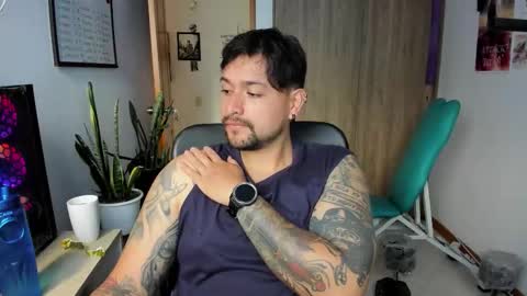 Snapshot of thomas_rol chatting on December 2025 04:48:02 PM Thomas online show from December 2025 04:48:02 PM