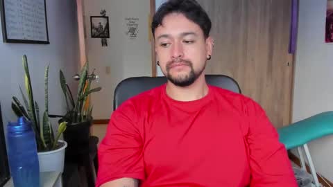 Snapshot of thomas_rol chatting on December 2025 06:35:02 PM Thomas online show from December 2025 06:35:02 PM