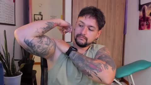 Snapshot of thomas_rol chatting on December 2025 07:09:01 PM Thomas online show from December 2025 07:09:01 PM