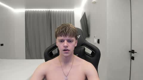 Snapshot of thomas_shelbivip chatting on April 2026 12:22:02 AM Tomas online show from April 2026 12:22:02 AM
